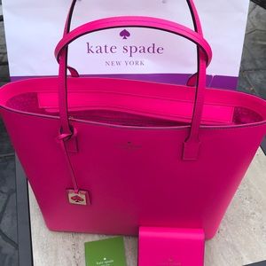 EUC Gorgeous Kate Spade Tote and Wallet Set💖💕💖💕
